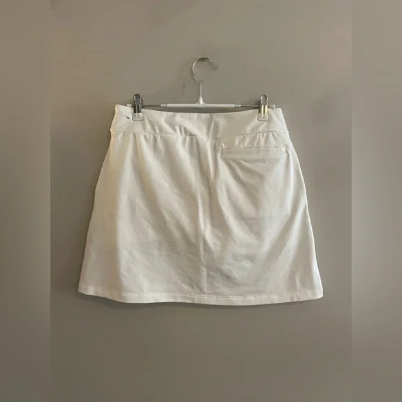 White Nike Golf Tennis Athletic Skort with built in shorts - Picture 5 of 6